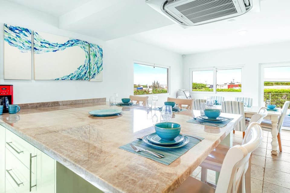 Dining area, kitchen