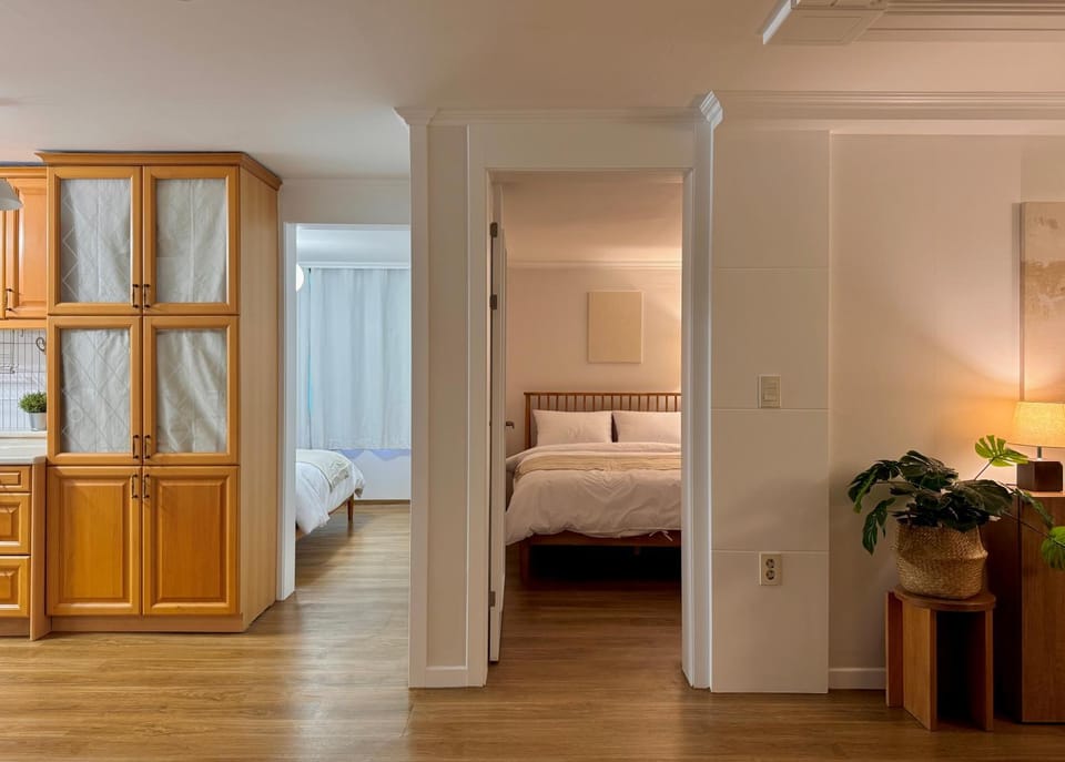 Living room, Bedroom, kitchen