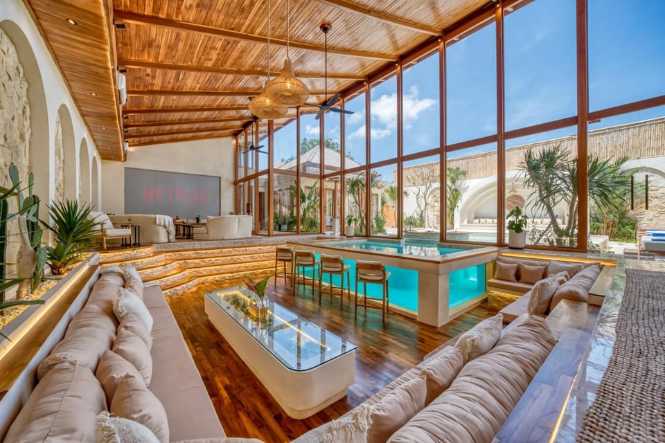 Villa Lima 8BDR Jacuzzi Sauna Ice-bath Cinema Villa in Kuta