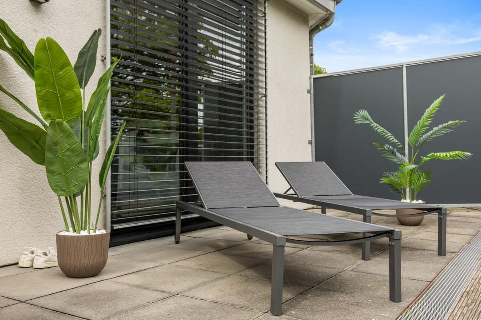 Patio, Balcony/Terrace, Seating area, sunbed
