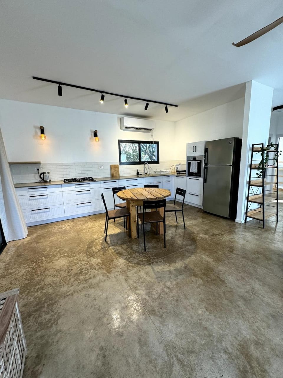 Cozy Farmhouse with Goats, Garden & Deck House in Haifa District