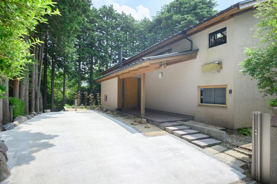 Property building, Day, Neighbourhood