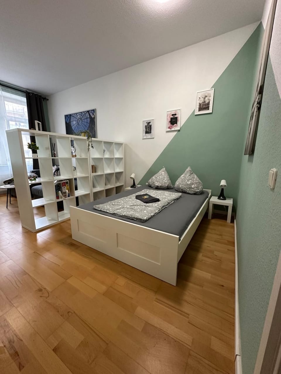 Bed, Living room, wardrobe