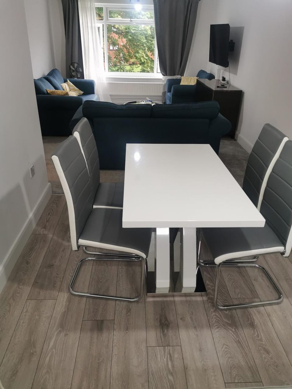 Living room, Dining area