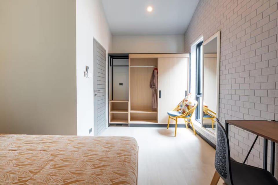 Bedroom, wardrobe