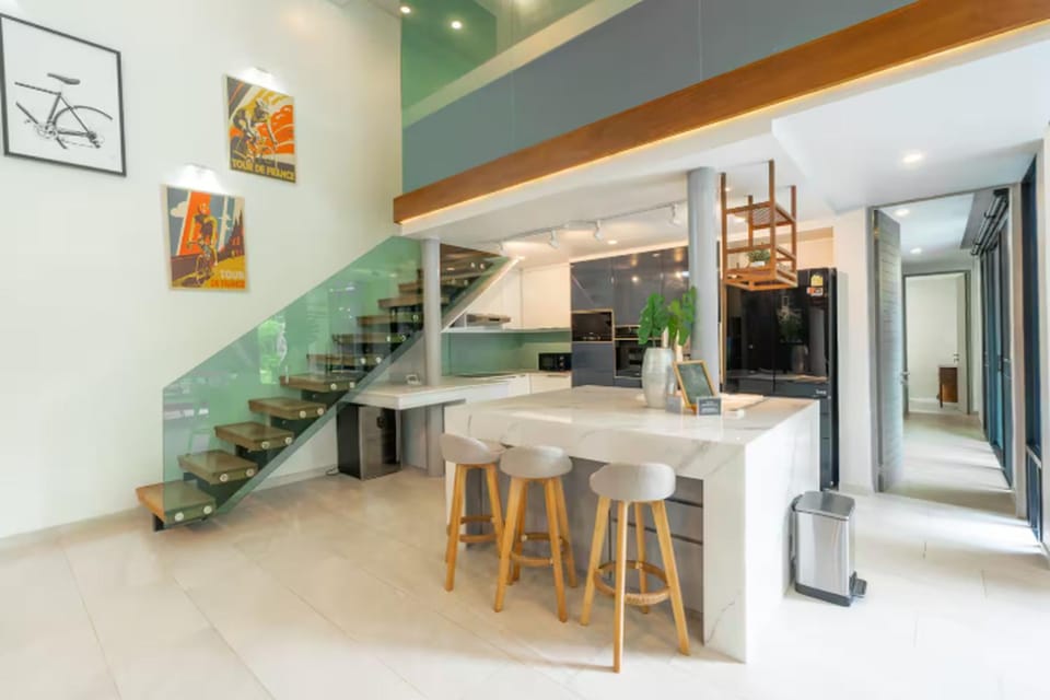 Dining area, kitchen