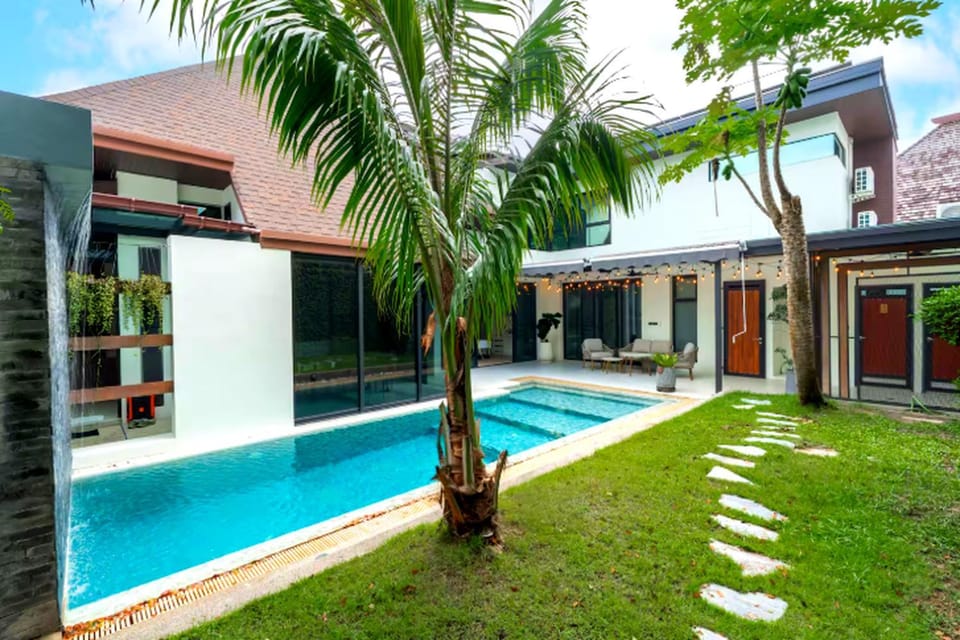 Property building, Swimming pool