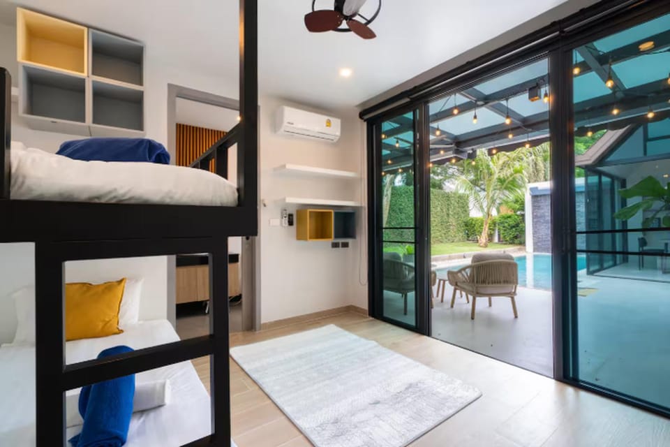 Bedroom, Pool view, bunk bed