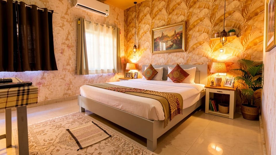 Bed, Photo of the whole room, Bedroom, air conditioner