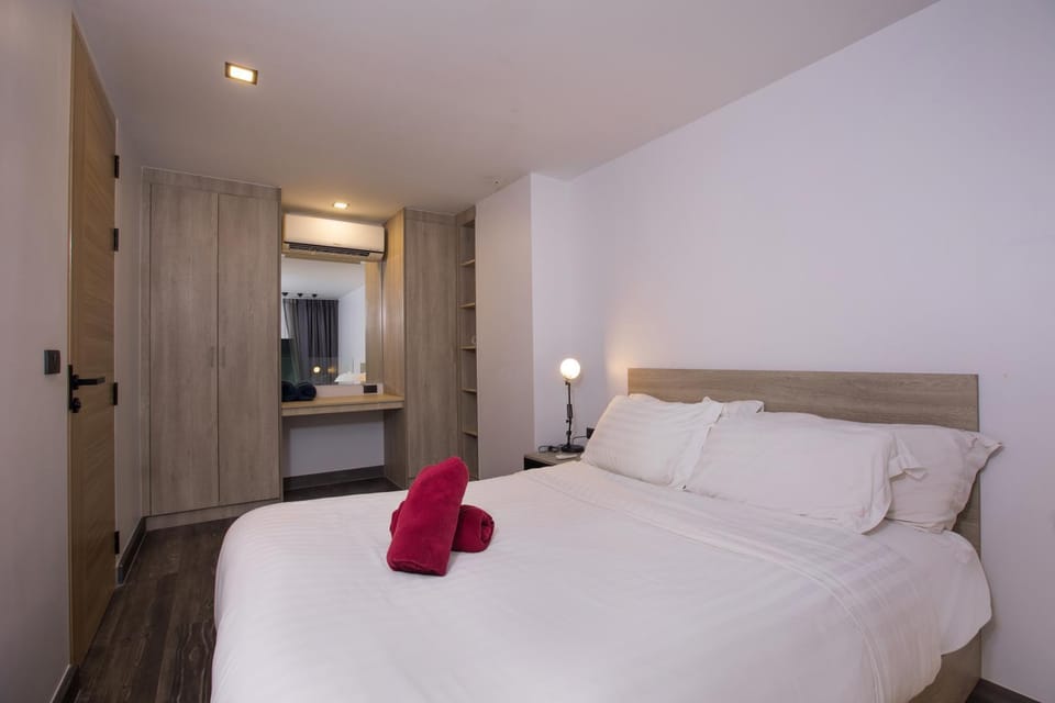 Bed, Photo of the whole room, Bedroom, towels, wardrobe