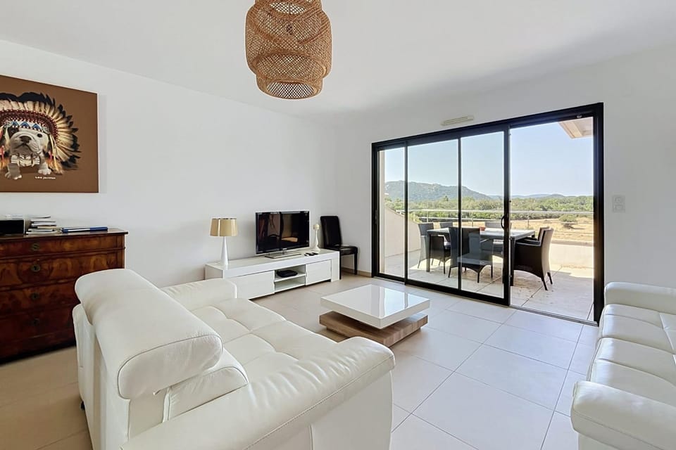 Bright apartment in Porto-Vecchio near beach Apartment in Porto-Vecchio