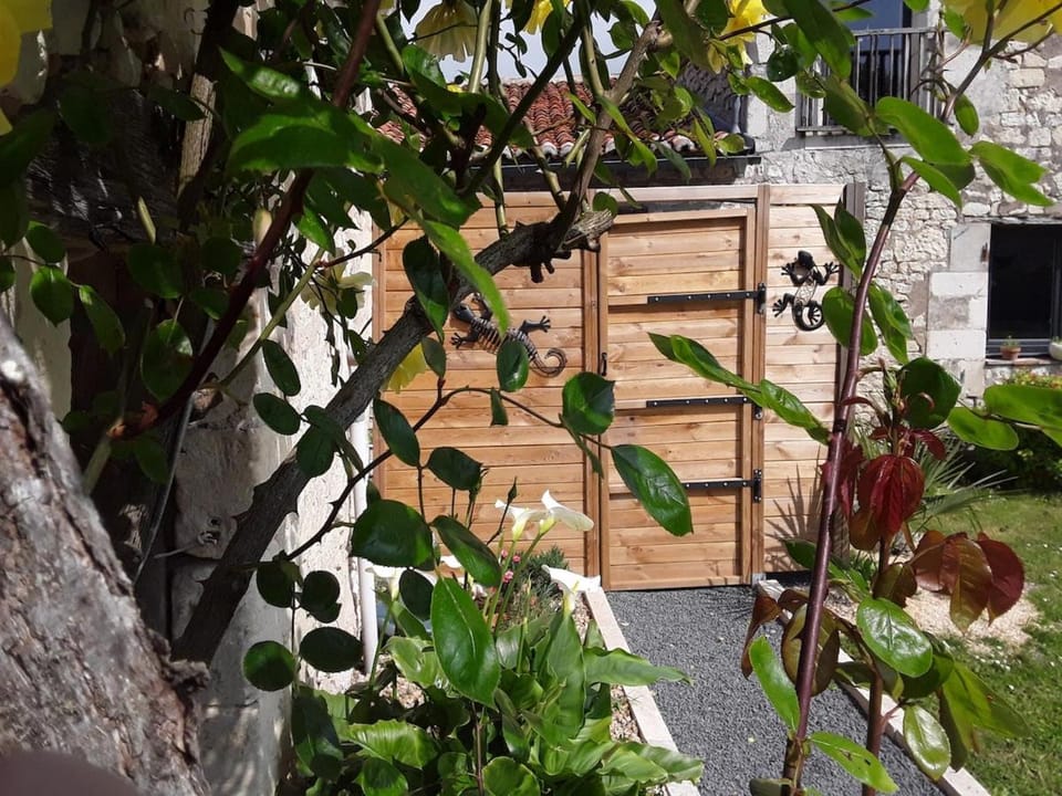 Cottage 10 minutes from Chinon House in Centre-Val de Loire