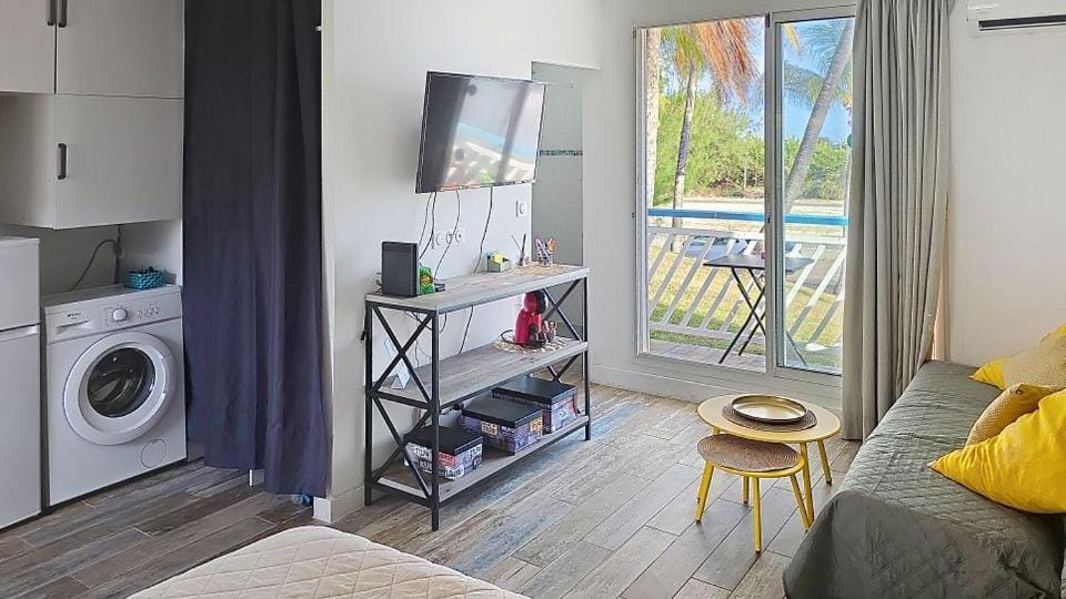 Vue Mer & Marie Galante- Appartement Premium rénové - Le Magnéa Apartment in Grande-Terre, Guadeloupe