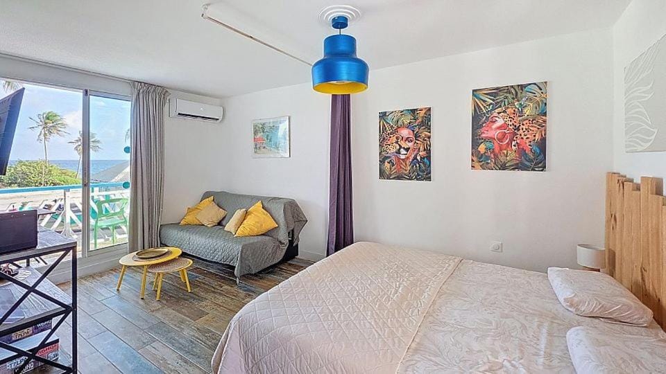 Vue Mer & Marie Galante- Appartement Premium rénové - Le Magnéa Apartment in Grande-Terre, Guadeloupe