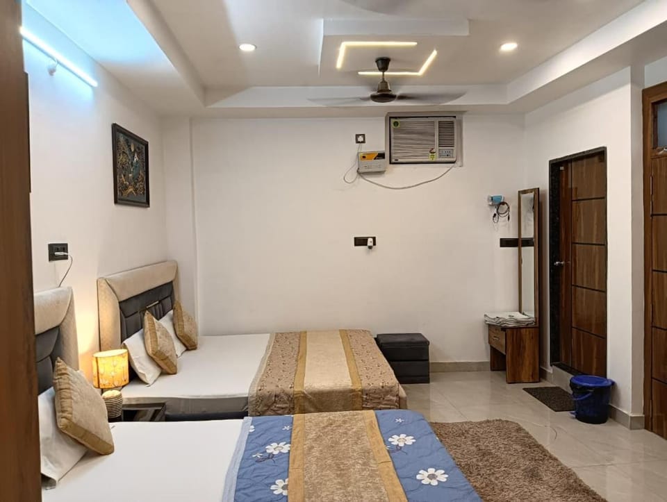 PIITAMBARA HOMES LUXURY Stay Bed and Breakfast in Uttar Pradesh