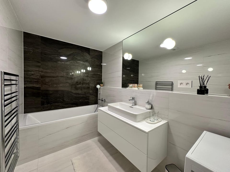Bathroom, Bath