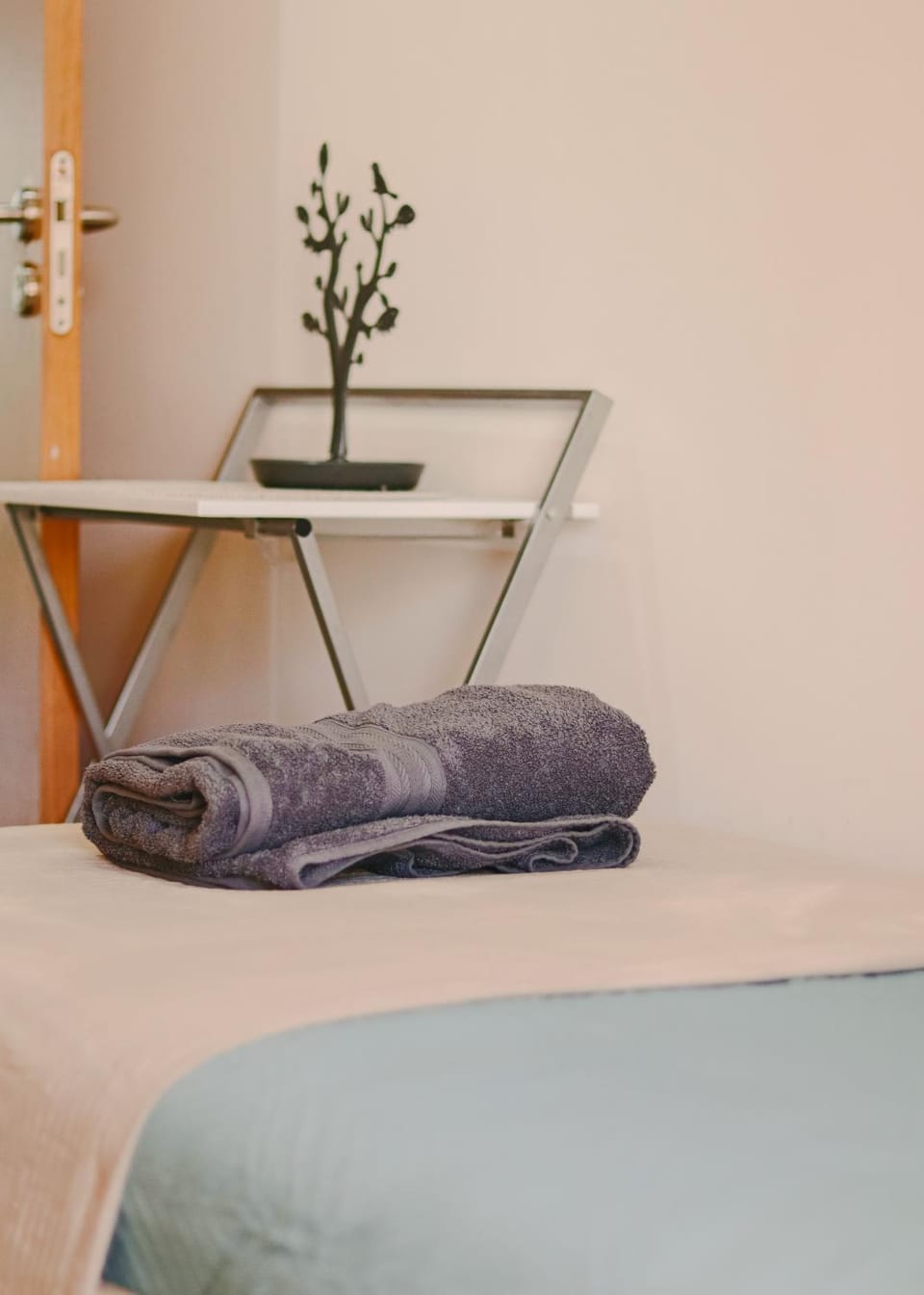 Bedroom, towels