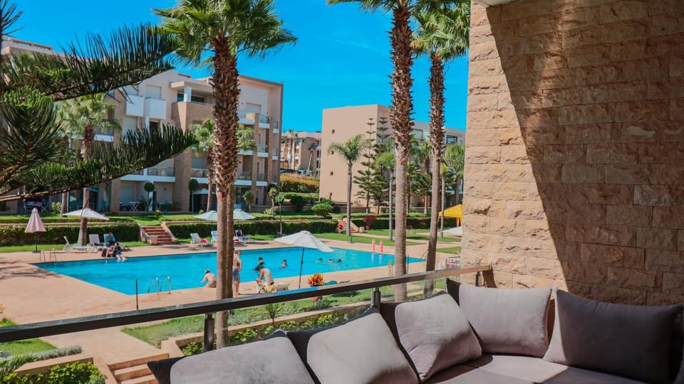 Patio, Day, Garden, Pool view, Swimming pool, sunbed