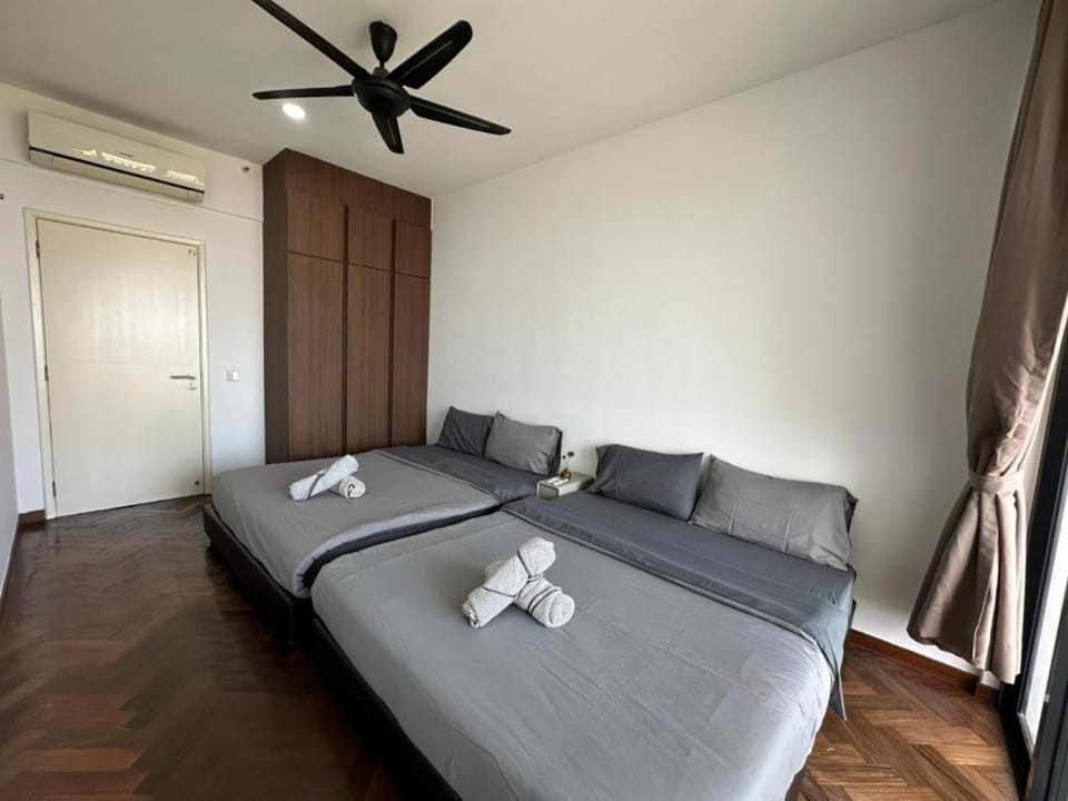 Spacious Comfy 8pax, 3 Bedroom, 2 Car Park, The Landmark Apartment in Tanjung Bungah