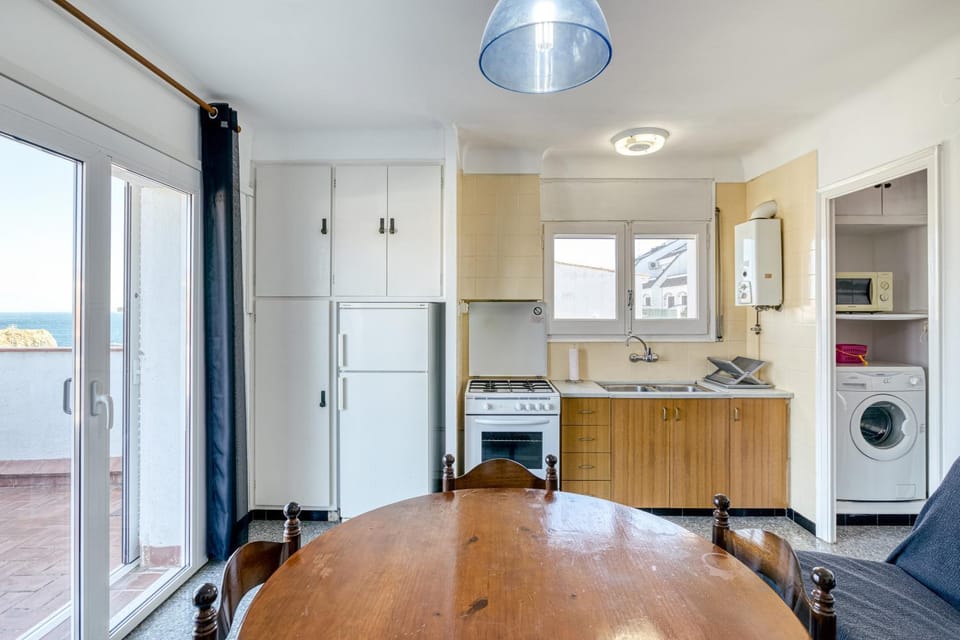 Kitchen or kitchenette, Living room
