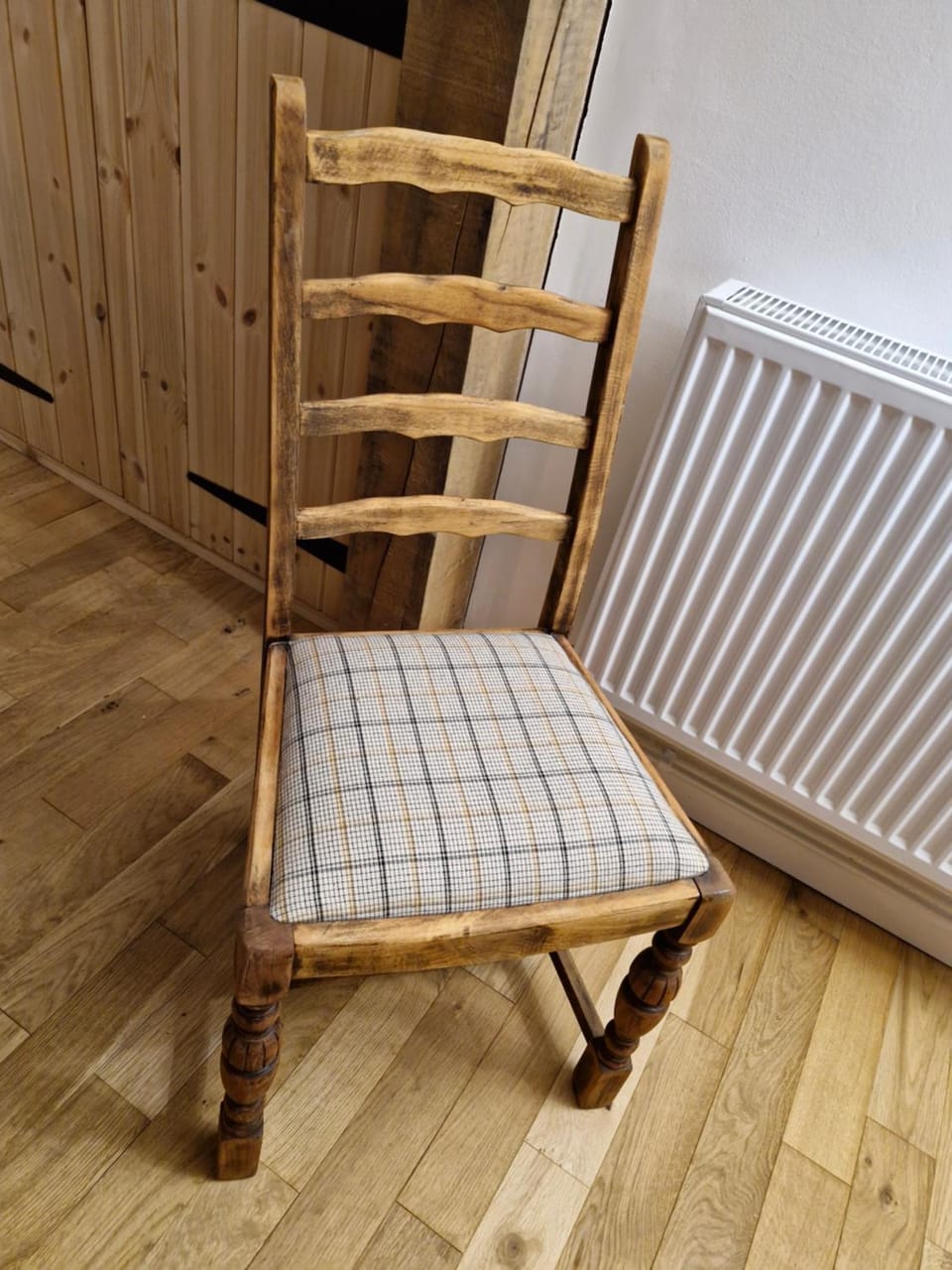 Rustic Welsh cottage House in Treflys