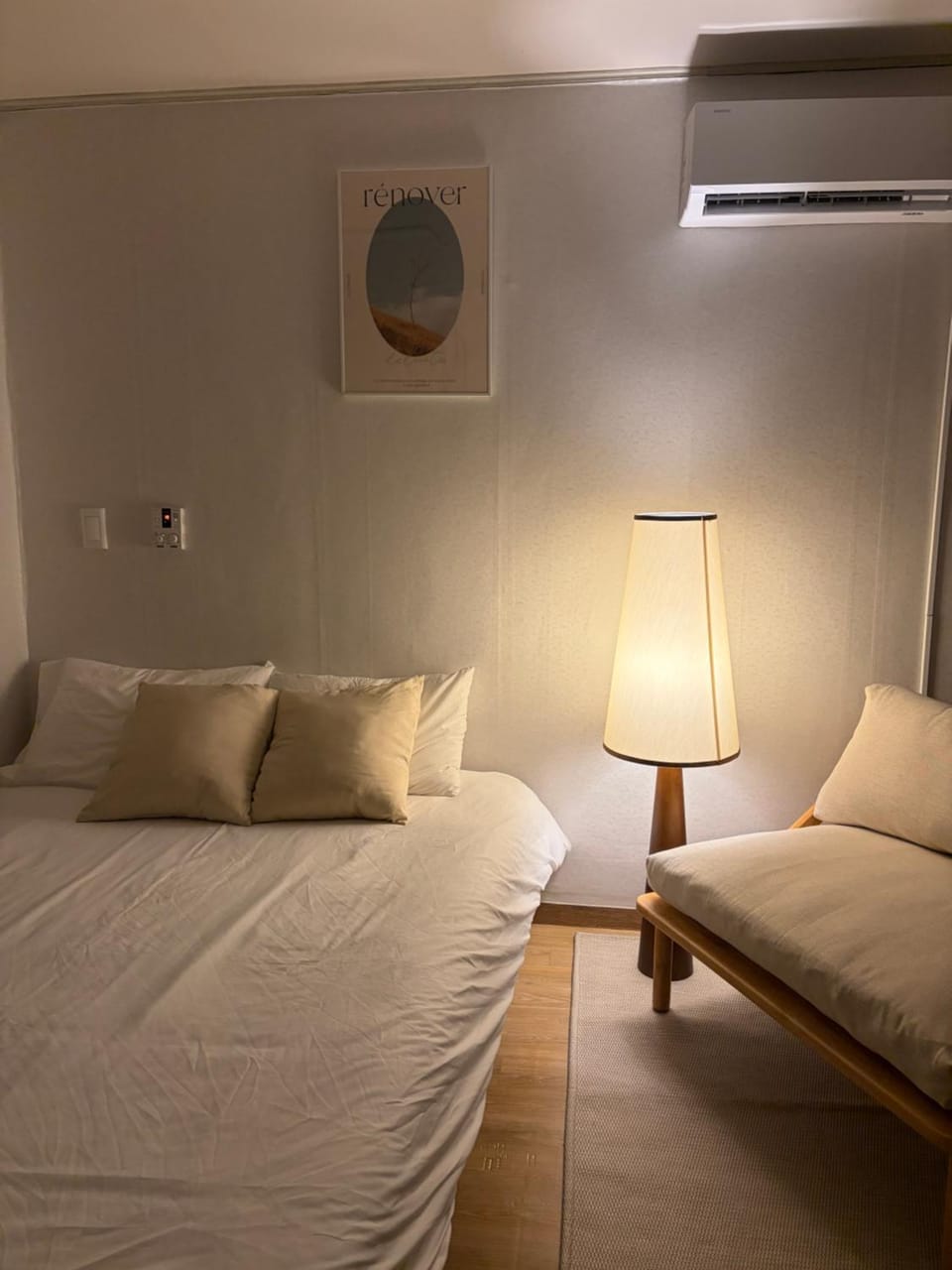 Emily's Vintage Wood Studio near COEX Samsung Stn - Warm Heart Apartment in Seoul