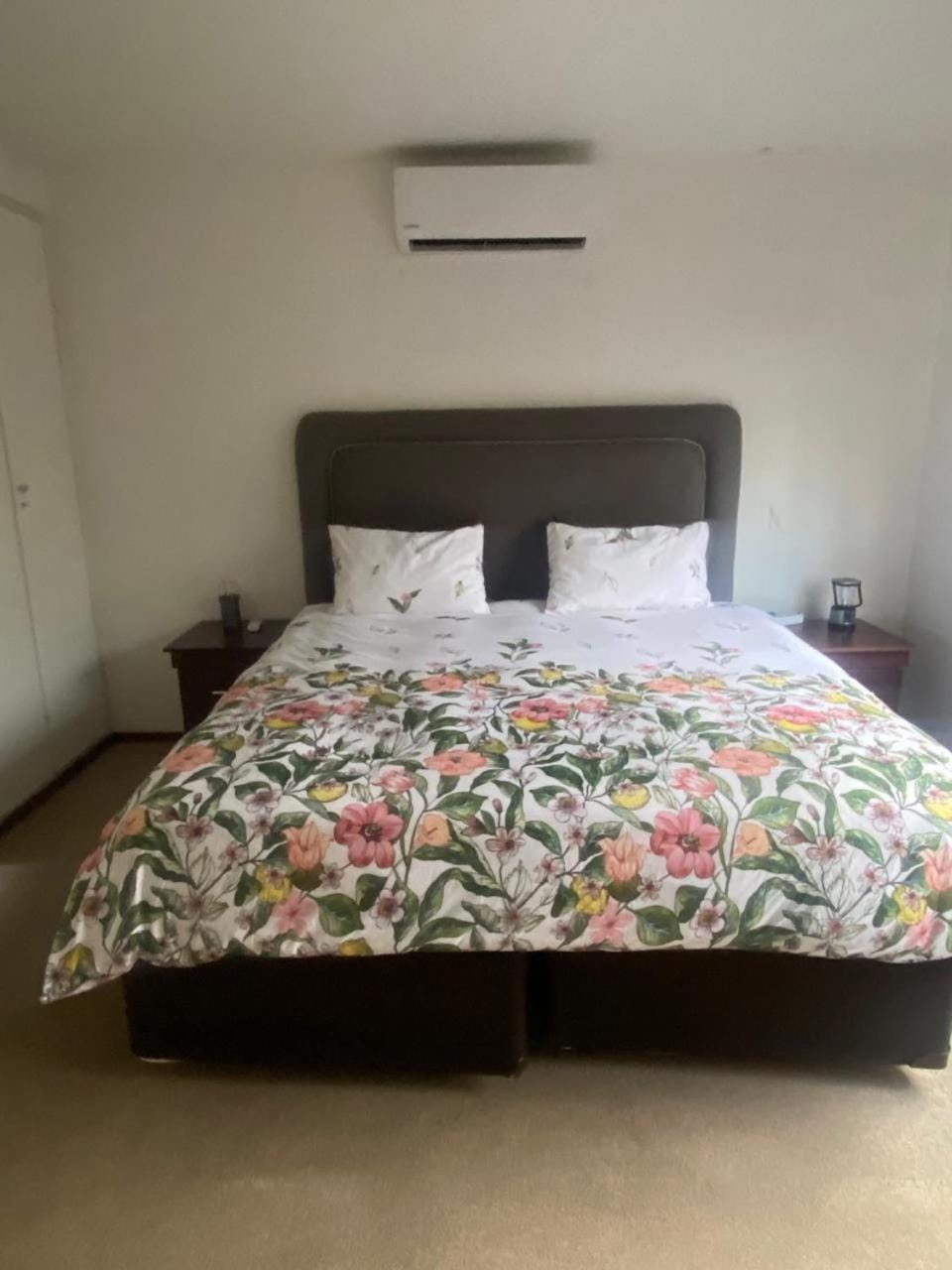Bedroom, air conditioner