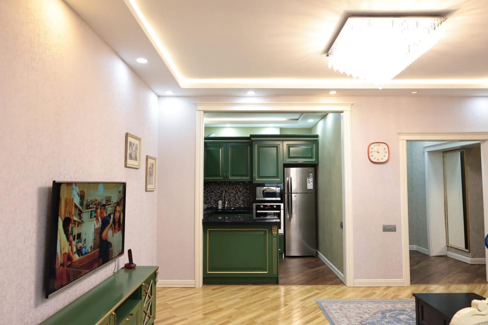 Kitchen or kitchenette, oven, pet friendly, stove