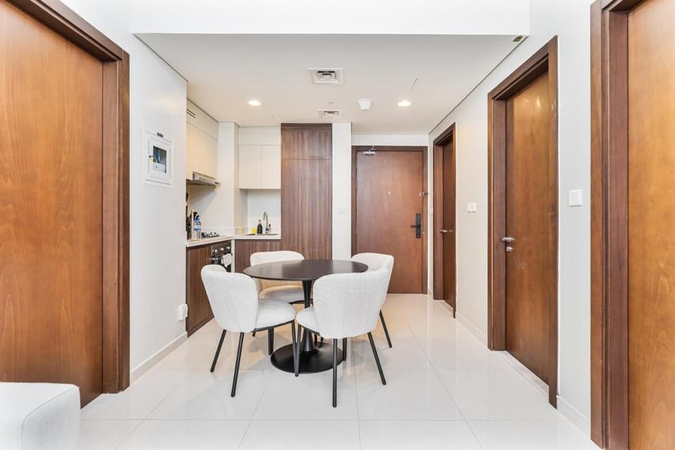 Luxury 2 Bed with Iconic Burj View, Near Dubai Mall Apartment in Dubai