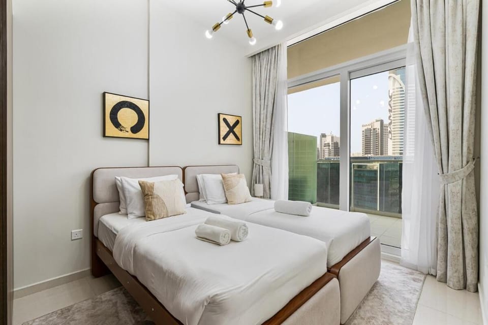 Luxury 2 Bed with Iconic Burj View, Near Dubai Mall Apartment in Dubai