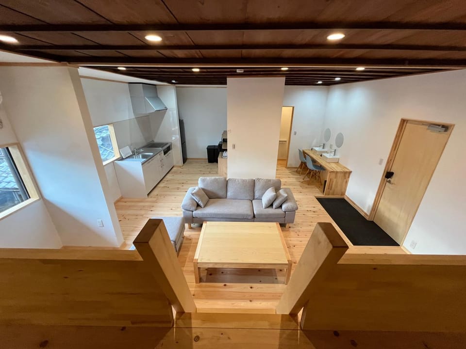 Kominka Yado Hinataya- Self Check-in System宿場を眺める古民家宿 陽屋 Hotel in Shizuoka Prefecture