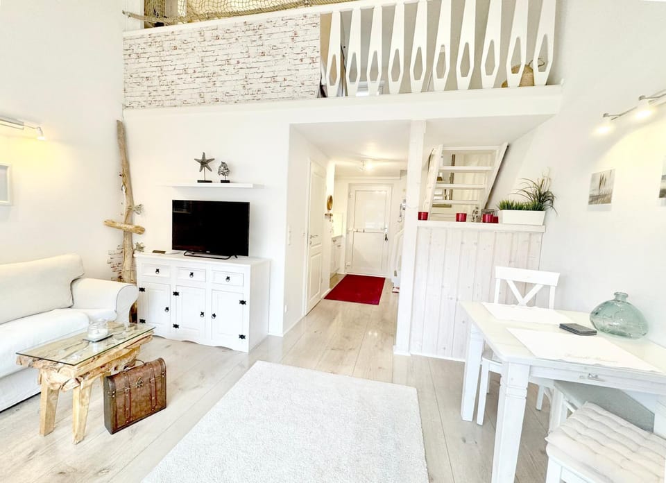 Living room, Photo of the whole room