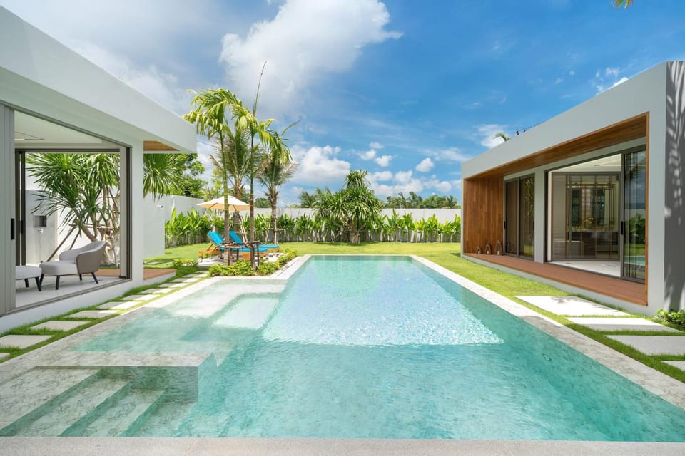 Garden, Garden view, Pool view, Swimming pool, sunbed