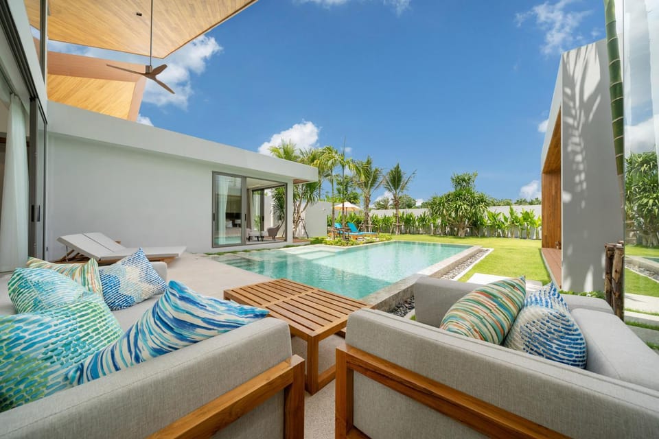 Garden, Balcony/Terrace, Seating area, Pool view