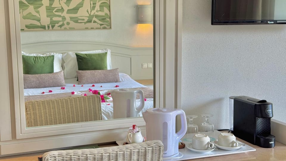 Bed, TV and multimedia, Coffee/tea facilities