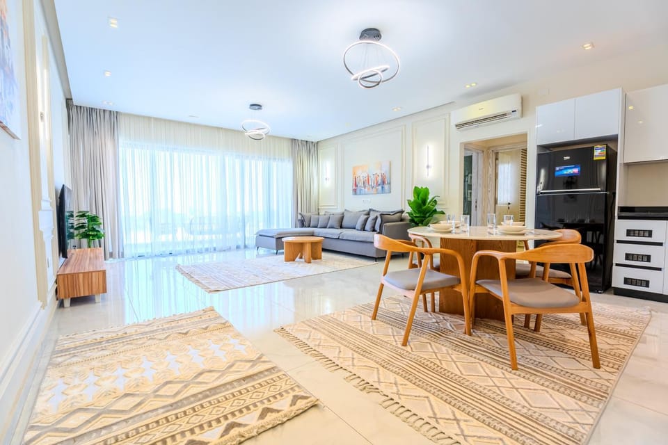 Living room, Seating area, Dining area