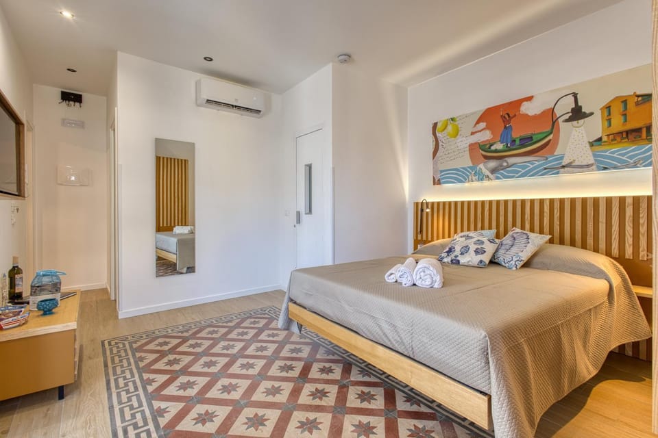 Bedroom, elevator