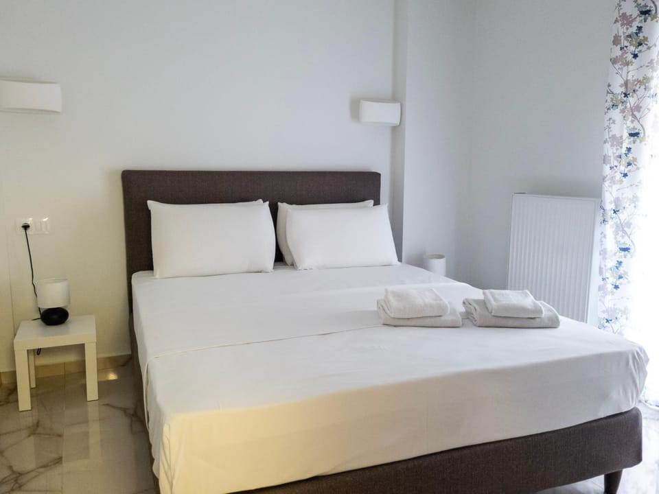 Bed, Bedroom, air conditioner