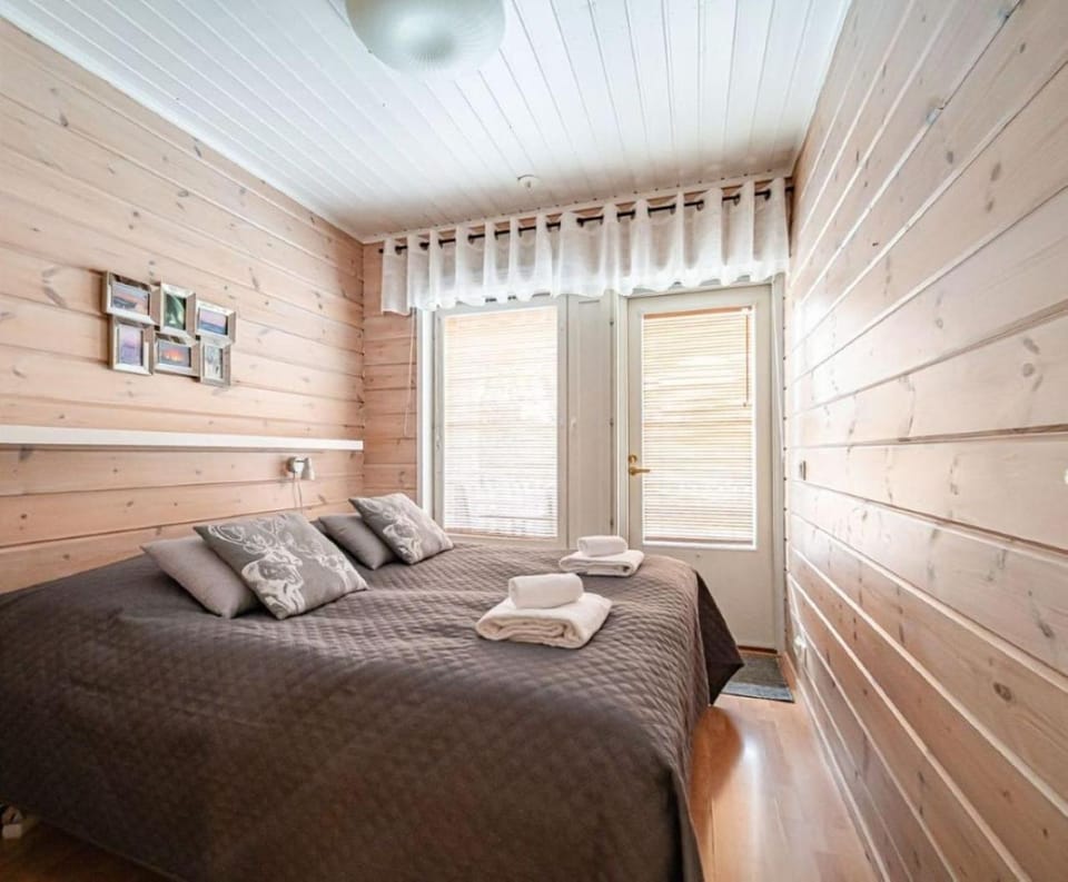 Bed, Balcony/Terrace, Bedroom, heating, internet, pet friendly, towels