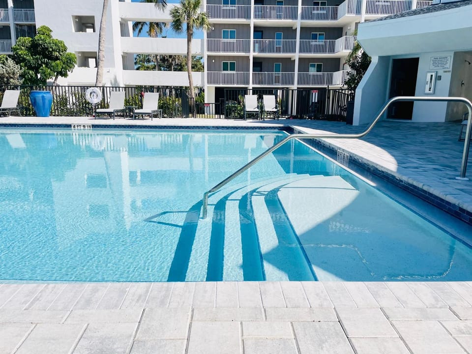Day, Pool view, Swimming pool, sunbed