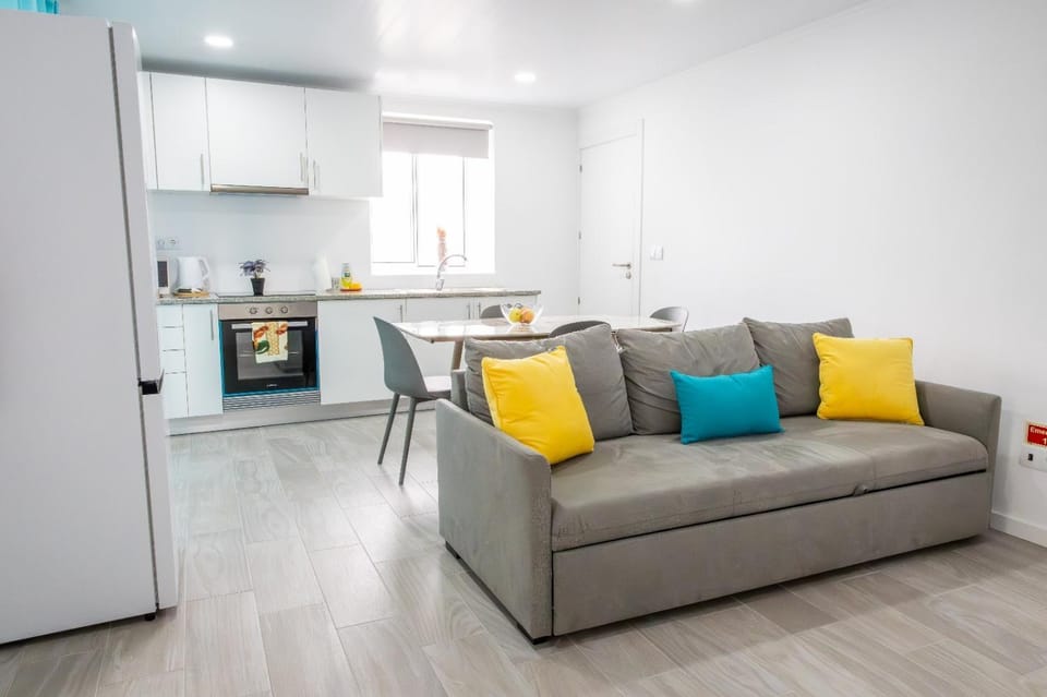 Kitchen or kitchenette, Living room, Dining area, oven, stove