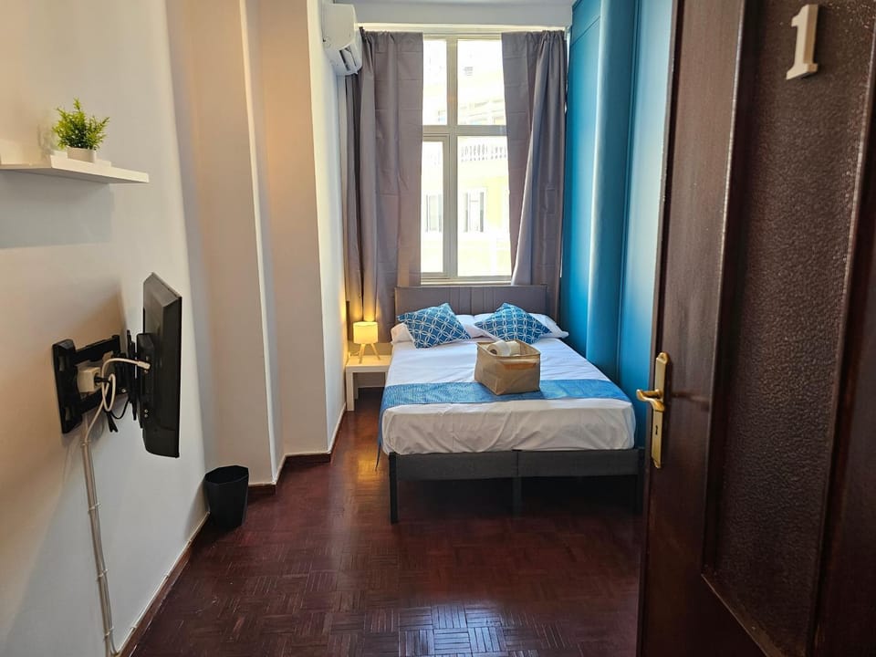 Blife Portugalya - private rooms at Santantonya 2nd floor Vacation rental in Faro