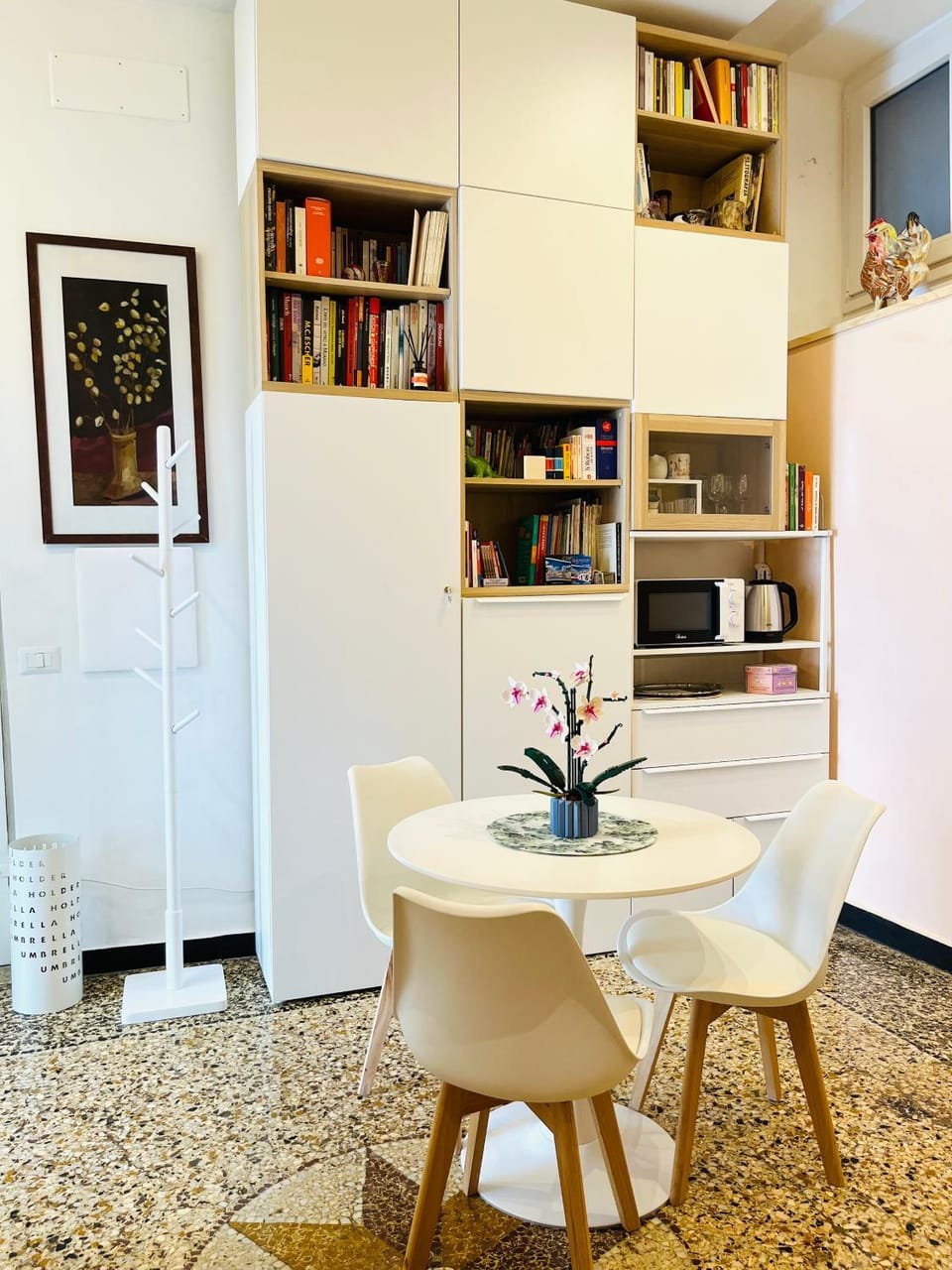 Living room, Dining area