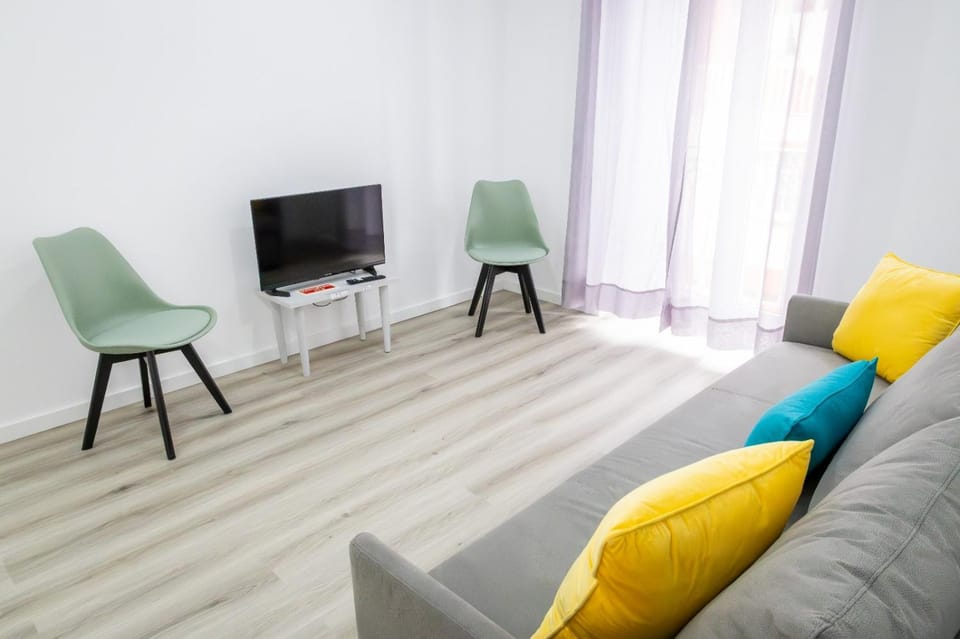 Communal lounge/ TV room, TV and multimedia, Living room