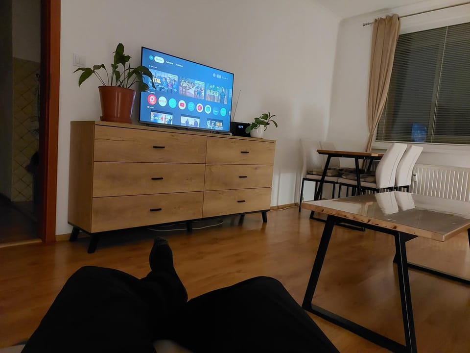TV and multimedia, Seating area, Evening entertainment