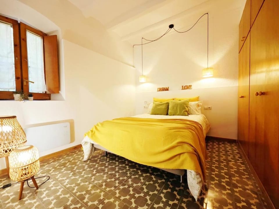 Bed, Photo of the whole room, Bedroom, wardrobe