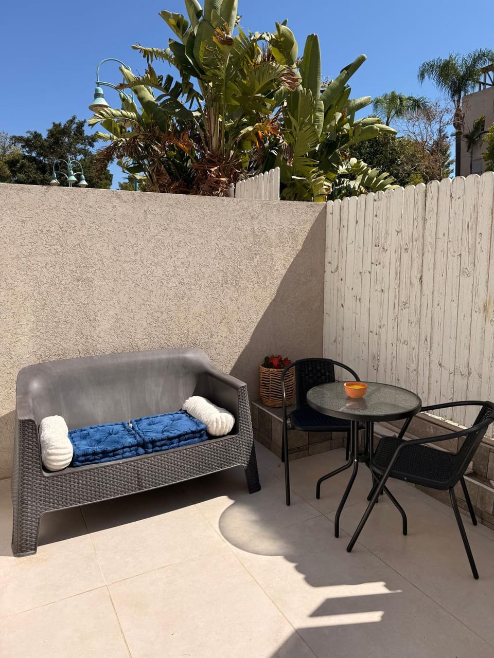 BEACH BAY suit House in North District