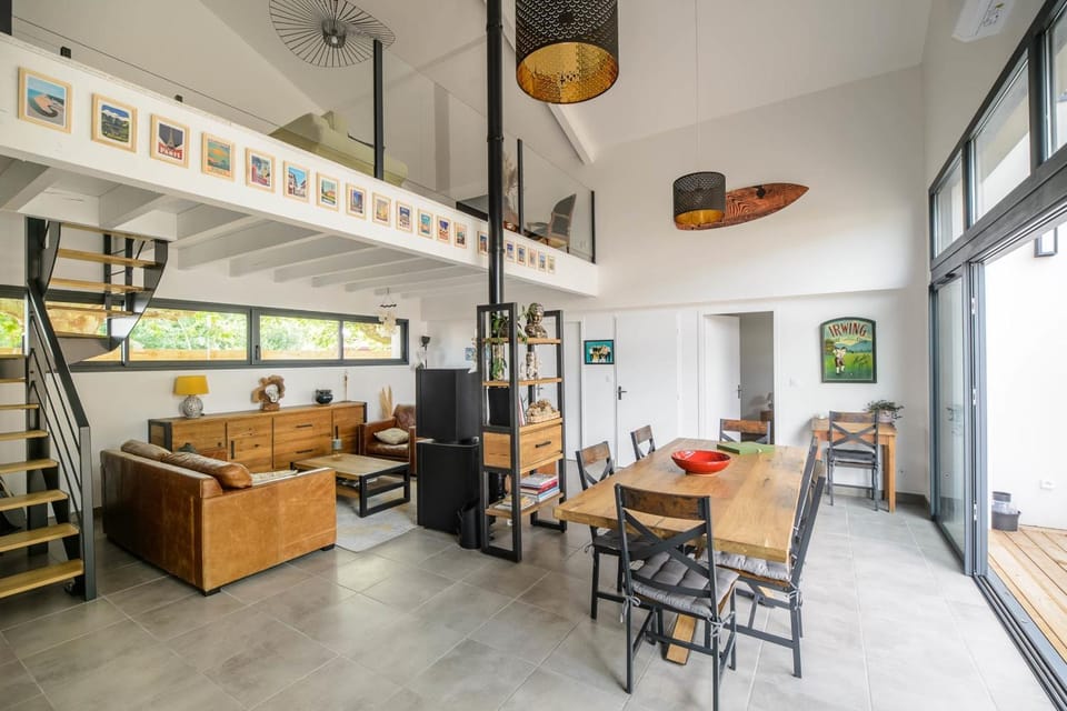 Villa with terrace and pool near the Ocean House in Moliets-et-Maa