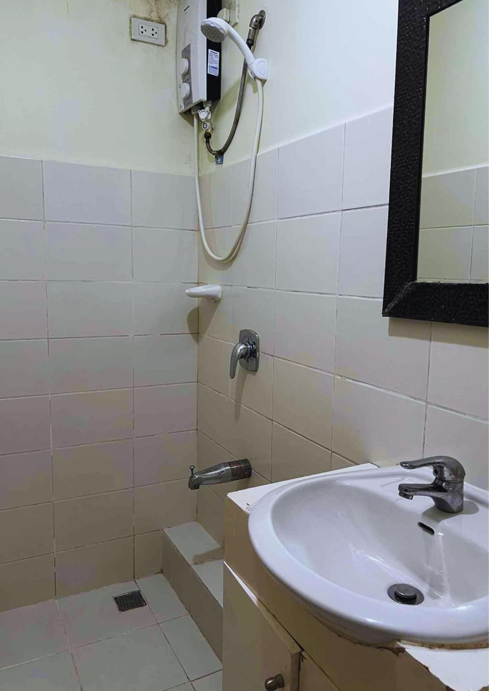 Shower, Bathroom, Swimming pool