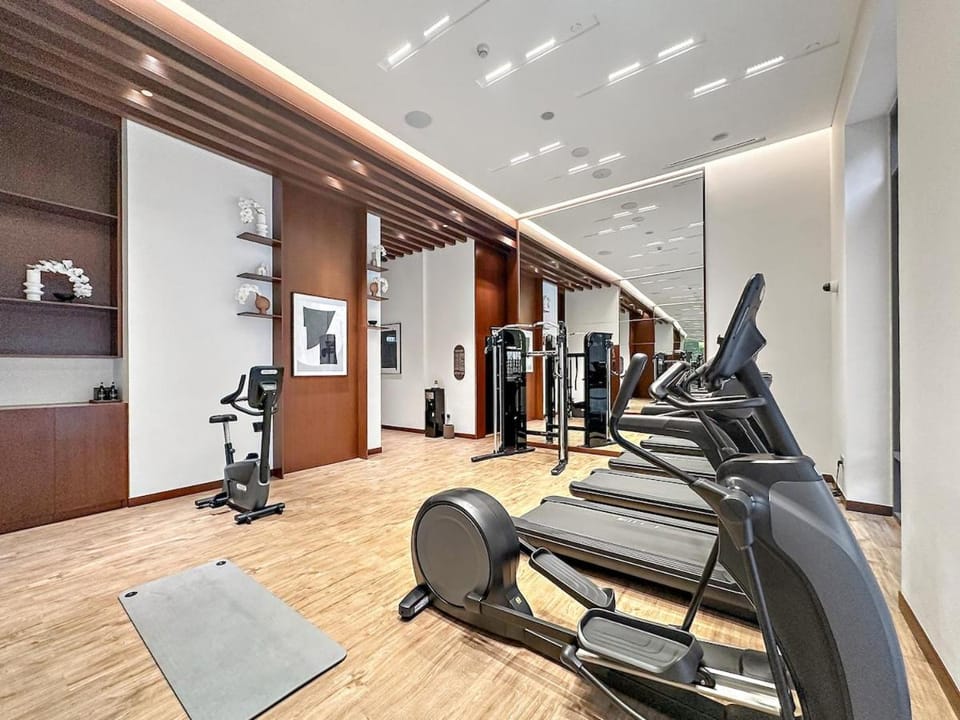 FIRST CLAS 1BR Creek Beach , Lagoon Access Apartment in Dubai